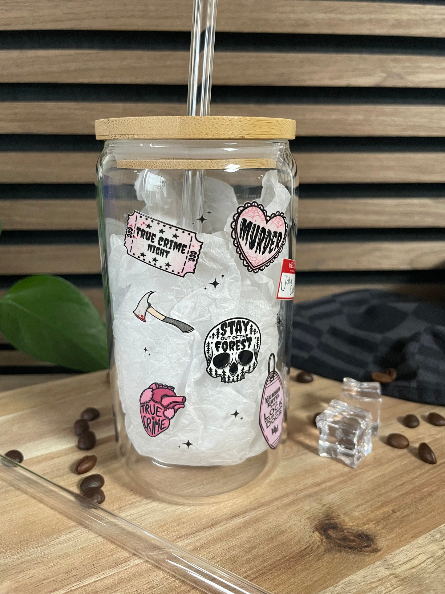 Trinkglas mit Bambusdeckel - True Crime